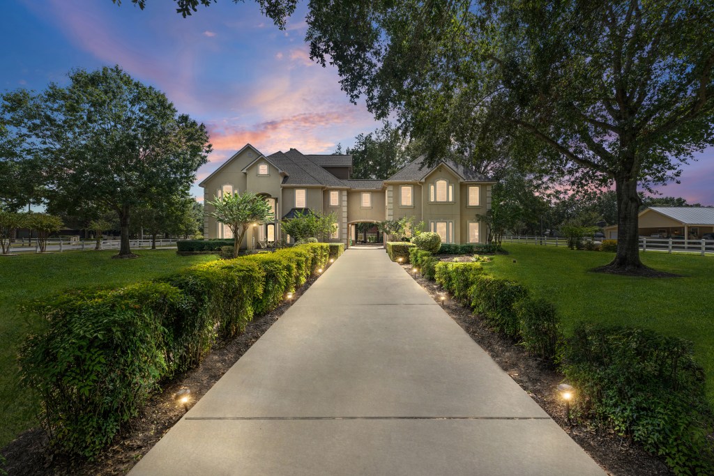 Photo and video for Real Estate properties in the Greater Houston